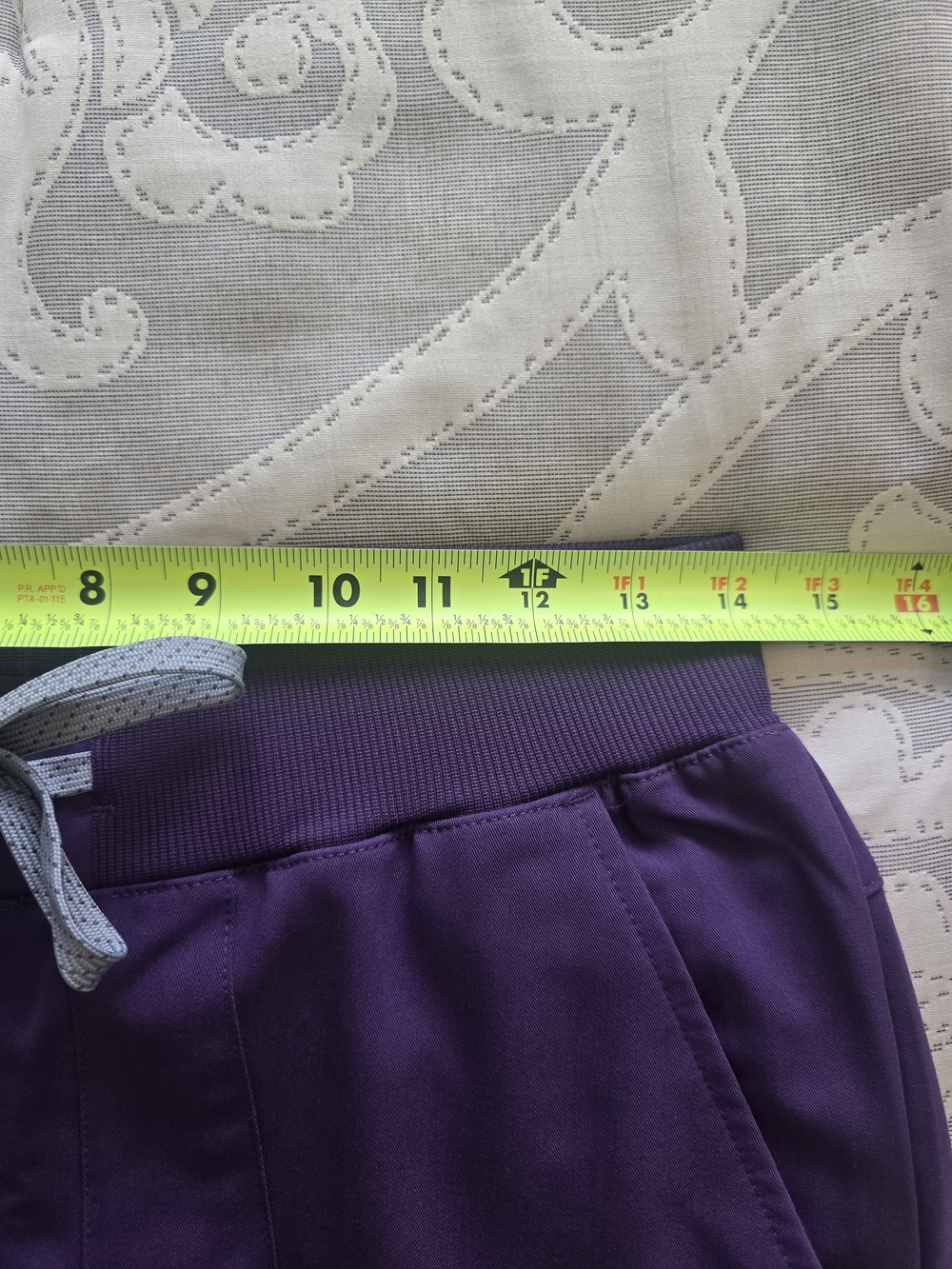 Fabletics Scrub Set - Acai - Picture 7 of 8